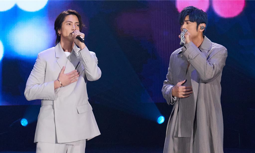  周杰伦合体山下智久 